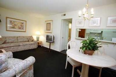 фото отеля Duke Tower Hotel & Condominiums