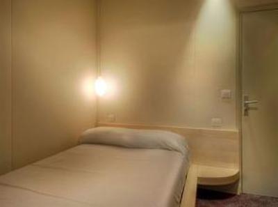 фото отеля Hotel B Paris Boulogne Billancourt