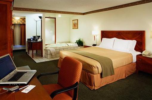 фото отеля Holiday Inn Express Simi Valley
