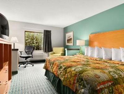 фото отеля Ramada Limited & Suites Airport Fair Expo Center
