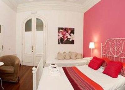фото отеля BBB Jardinets Bed & Breakfast Barcelona