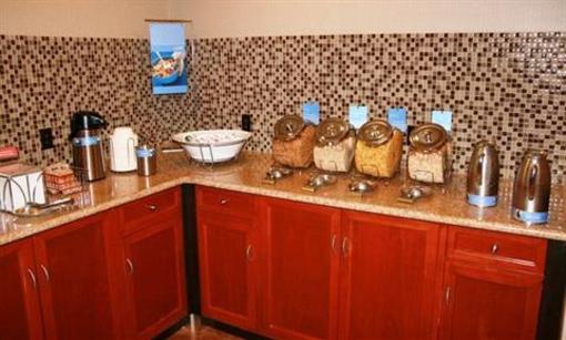 фото отеля Hampton Inn & Suites East Lansing Okemos