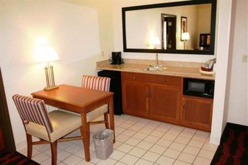 фото отеля Hampton Inn & Suites East Lansing Okemos