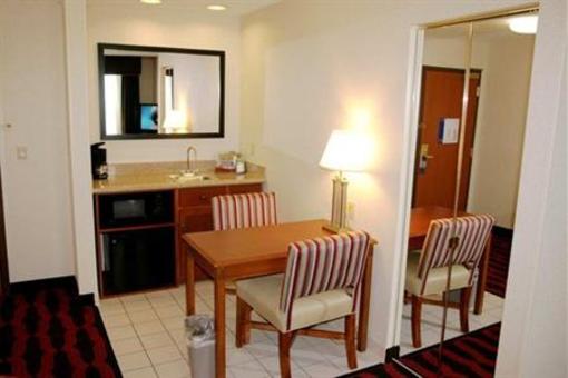 фото отеля Hampton Inn & Suites East Lansing Okemos
