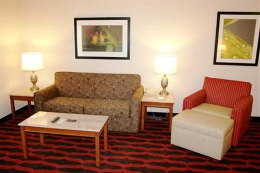фото отеля Hampton Inn & Suites East Lansing Okemos