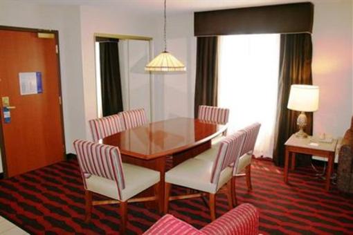 фото отеля Hampton Inn & Suites East Lansing Okemos
