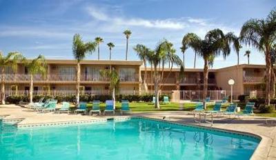 фото отеля Days Inn Palm Springs