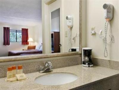 фото отеля Days Inn Cleveland Airport South