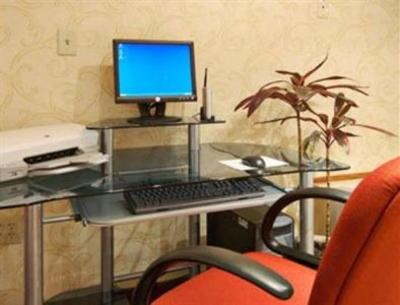 фото отеля Days Inn Cleveland Airport South