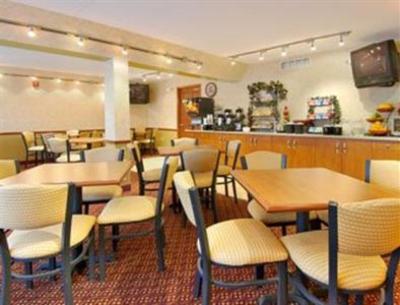фото отеля Days Inn Cleveland Airport South