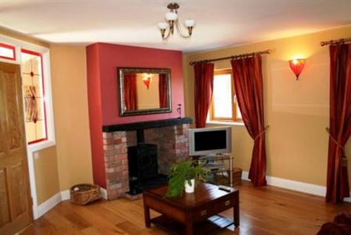 фото отеля Decoy Country Cottages Navan