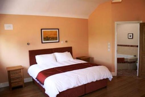 фото отеля Decoy Country Cottages Navan