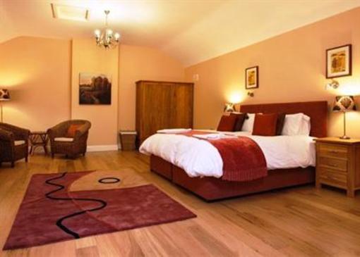 фото отеля Decoy Country Cottages Navan