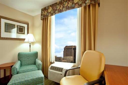 фото отеля Holiday Inn Express Downtown Richmond