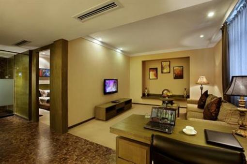 фото отеля Maple Leaf City Hotel