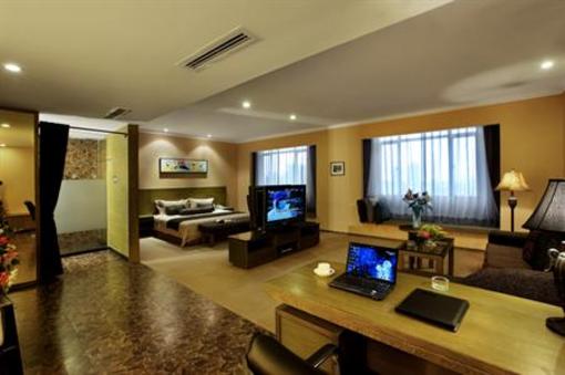 фото отеля Maple Leaf City Hotel
