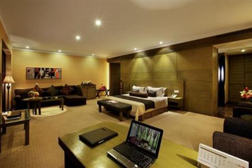 фото отеля Maple Leaf City Hotel