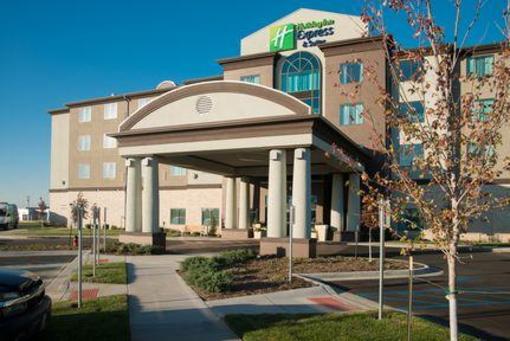 фото отеля Holiday Inn Express Hotel & Suites Kansas City Airport