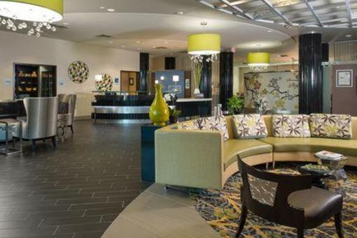 фото отеля Holiday Inn Express Hotel & Suites Kansas City Airport