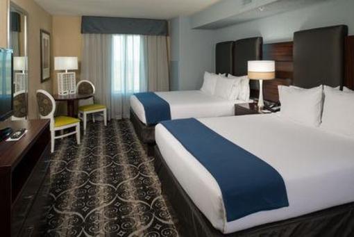 фото отеля Holiday Inn Express Hotel & Suites Kansas City Airport