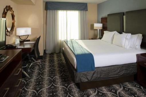 фото отеля Holiday Inn Express Hotel & Suites Kansas City Airport