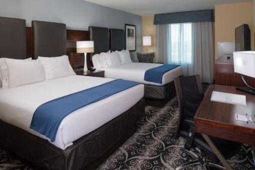 фото отеля Holiday Inn Express Hotel & Suites Kansas City Airport