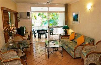 фото отеля Latitude 16 Port Douglas Coral Apartments