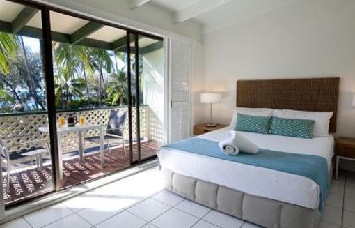 фото отеля Latitude 16 Port Douglas Coral Apartments