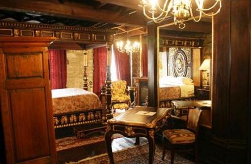 фото отеля Pierre du Calvet Hotel Montreal