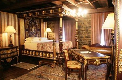фото отеля Pierre du Calvet Hotel Montreal