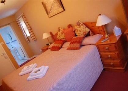 фото отеля Dragon Inn Crickhowell