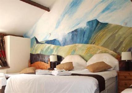 фото отеля Dragon Inn Crickhowell