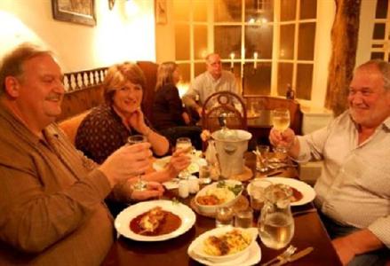фото отеля Dragon Inn Crickhowell