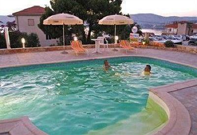 фото отеля Villa Katarina Hotel Okrug Gornji