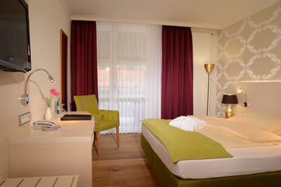 фото отеля Hotel am Badersee