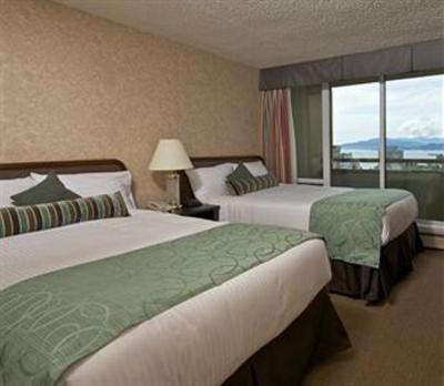 фото отеля Coast Plaza Hotel & Suites