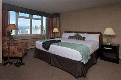 фото отеля Coast Plaza Hotel & Suites