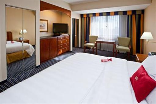 фото отеля Crowne Plaza Springfield