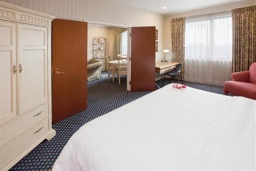 фото отеля Crowne Plaza Springfield