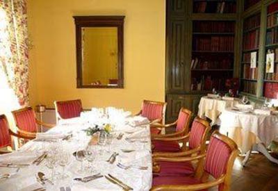 фото отеля Hostellerie Chateau des Fines Roches