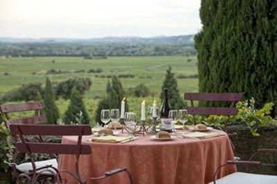 фото отеля Hostellerie Chateau des Fines Roches
