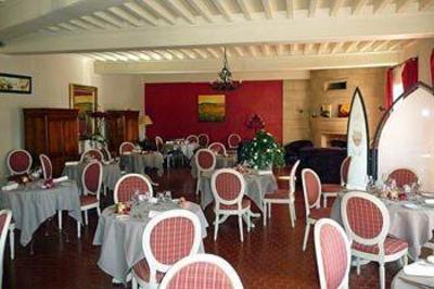 фото отеля Hostellerie Chateau des Fines Roches