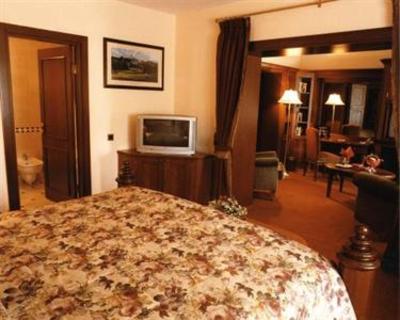 фото отеля Racket Hall Country House Golf & Conference Hotel