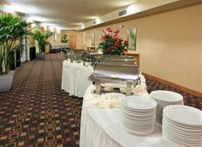 фото отеля Holiday Inn Hotel & Suites Oakland Airport