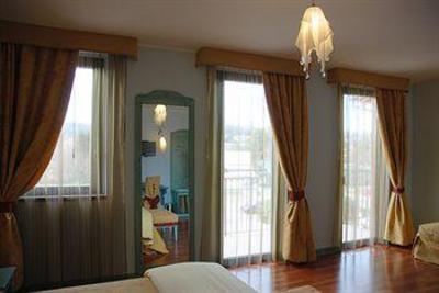 фото отеля Hotel Residence Montelago Ternate