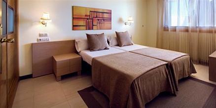 фото отеля Apartamentos Mediterraneo Real Fuengirola