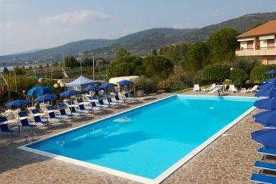 фото отеля Villaggio Albergo Il Gabbiano Passignano sul Trasimeno