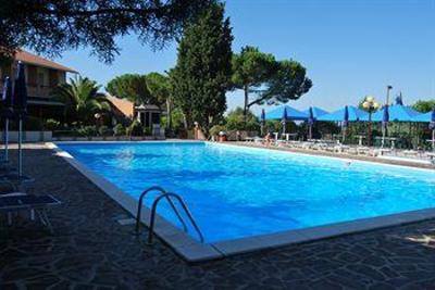 фото отеля Villaggio Albergo Il Gabbiano Passignano sul Trasimeno