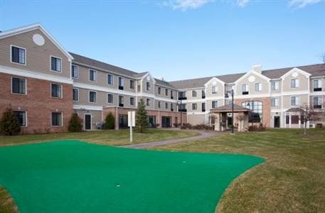фото отеля Staybridge Suites Milwaukee West Oconomowoc
