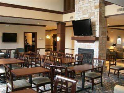 фото отеля Staybridge Suites Milwaukee West Oconomowoc